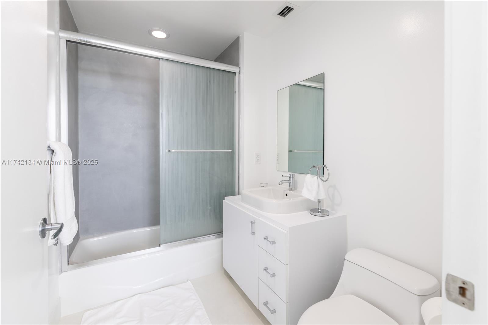 1040 Biscayne Blvd # 2807