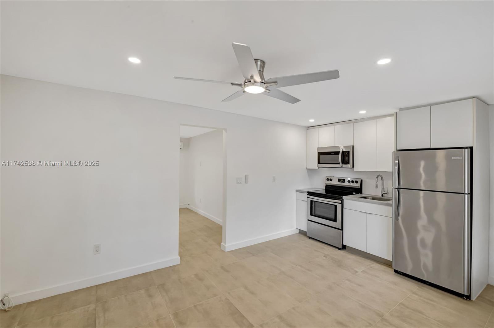 345 Michigan Ave # 23