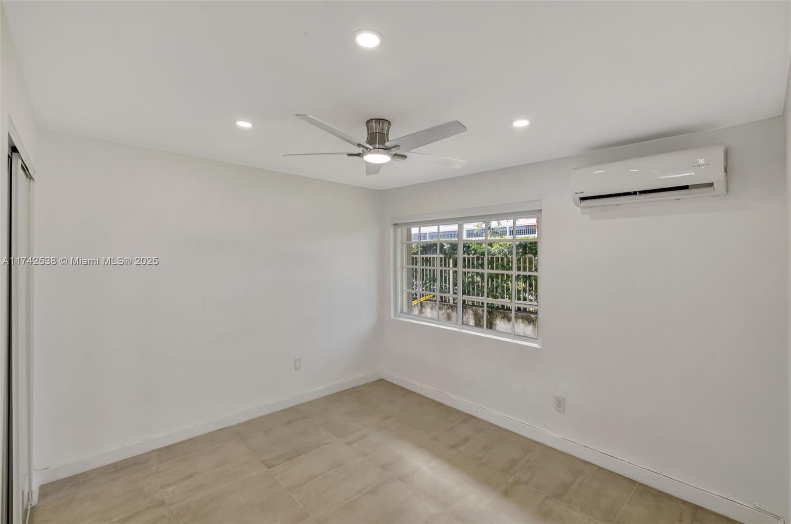345 Michigan Ave # 23