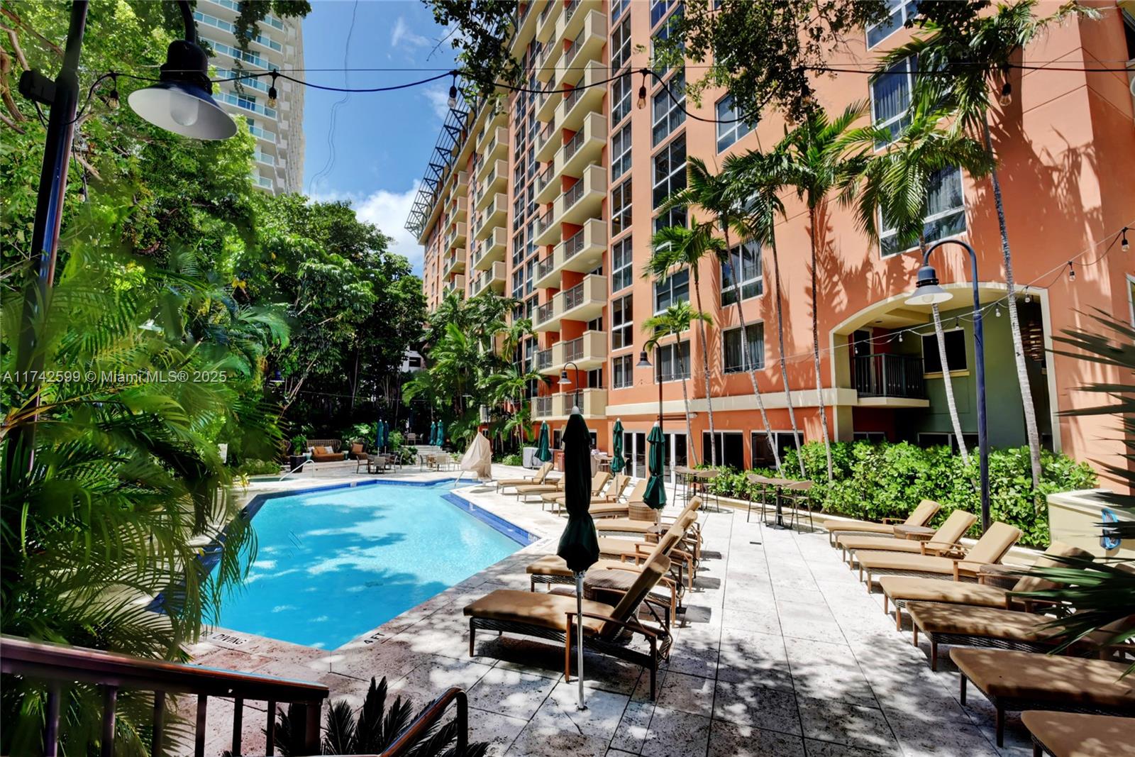 2951 S Bayshore Dr # 911