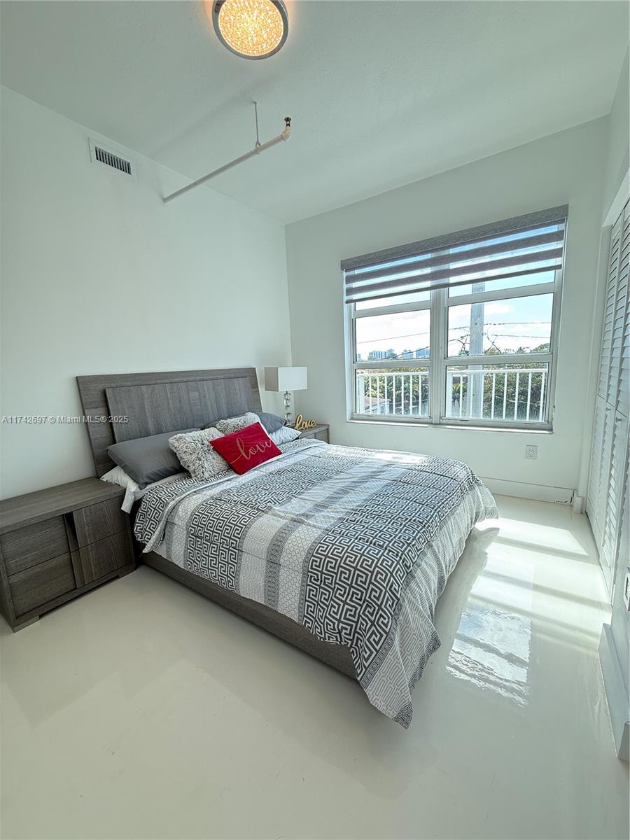 3180 SW 22nd Ter Unit: TLL1