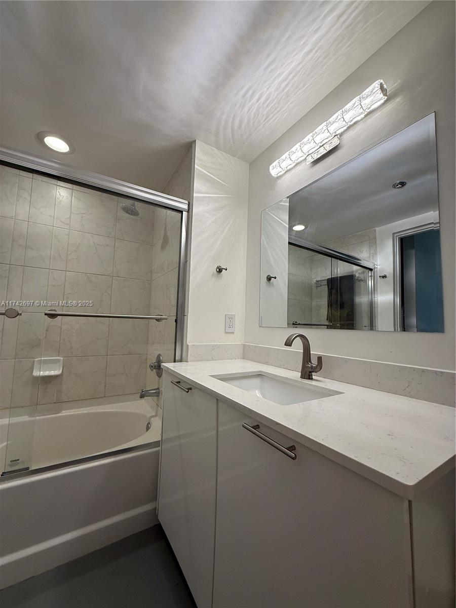 3180 SW 22nd Ter Unit: TLL1