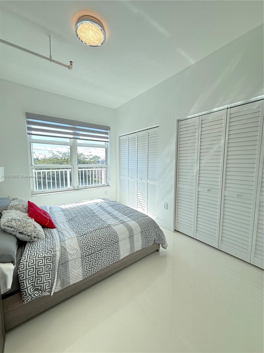 3180 SW 22nd Ter Unit: TLL1