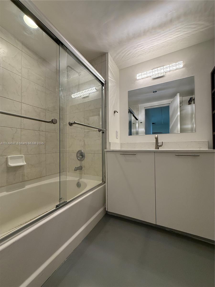3180 SW 22nd Ter Unit: TLL1