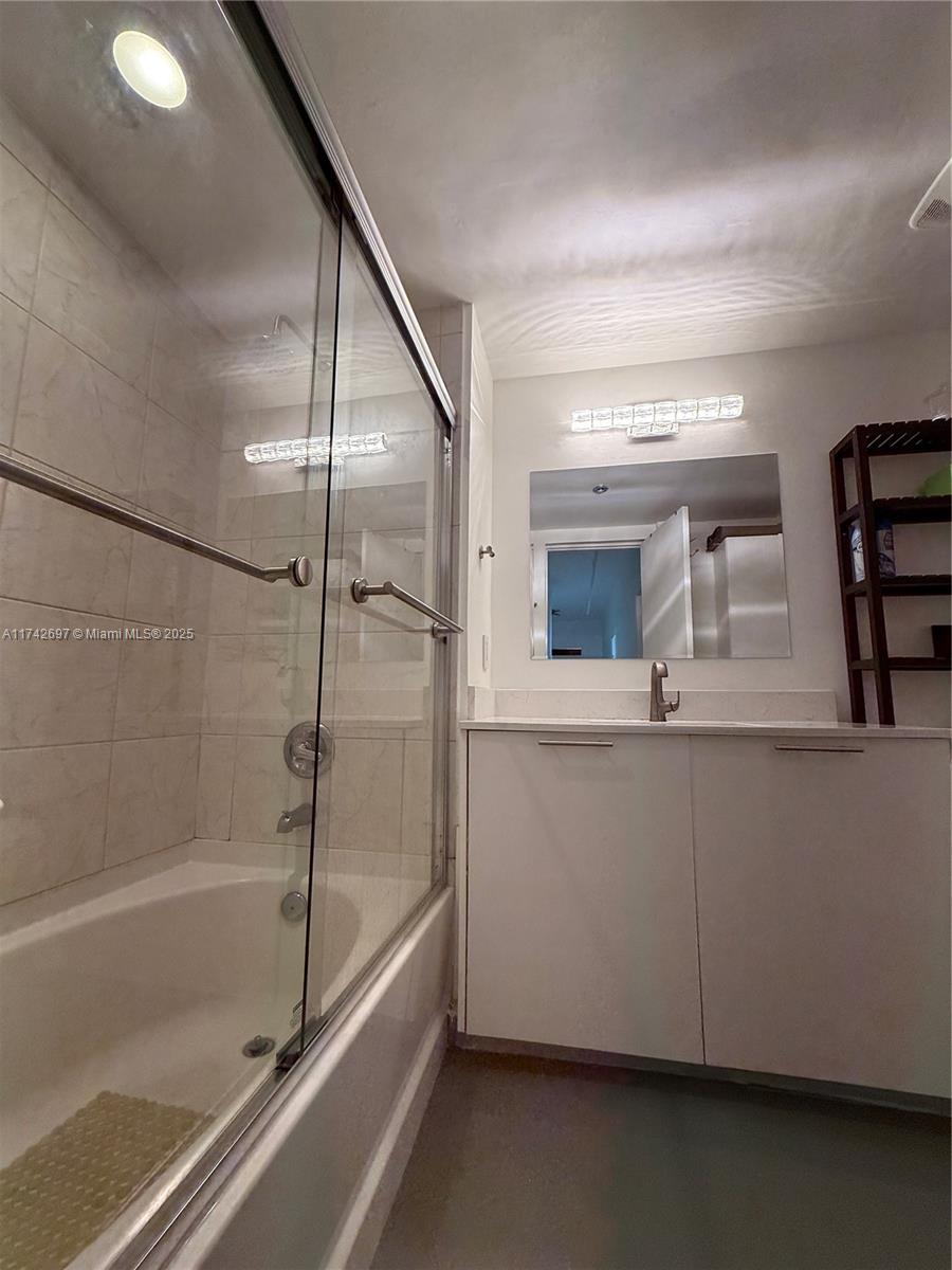 3180 SW 22nd Ter Unit: TLL1