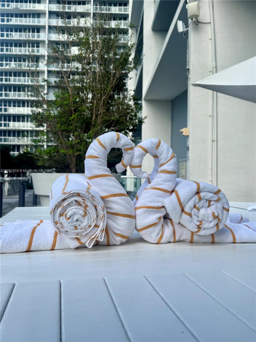 475 Brickell Ave # 3712