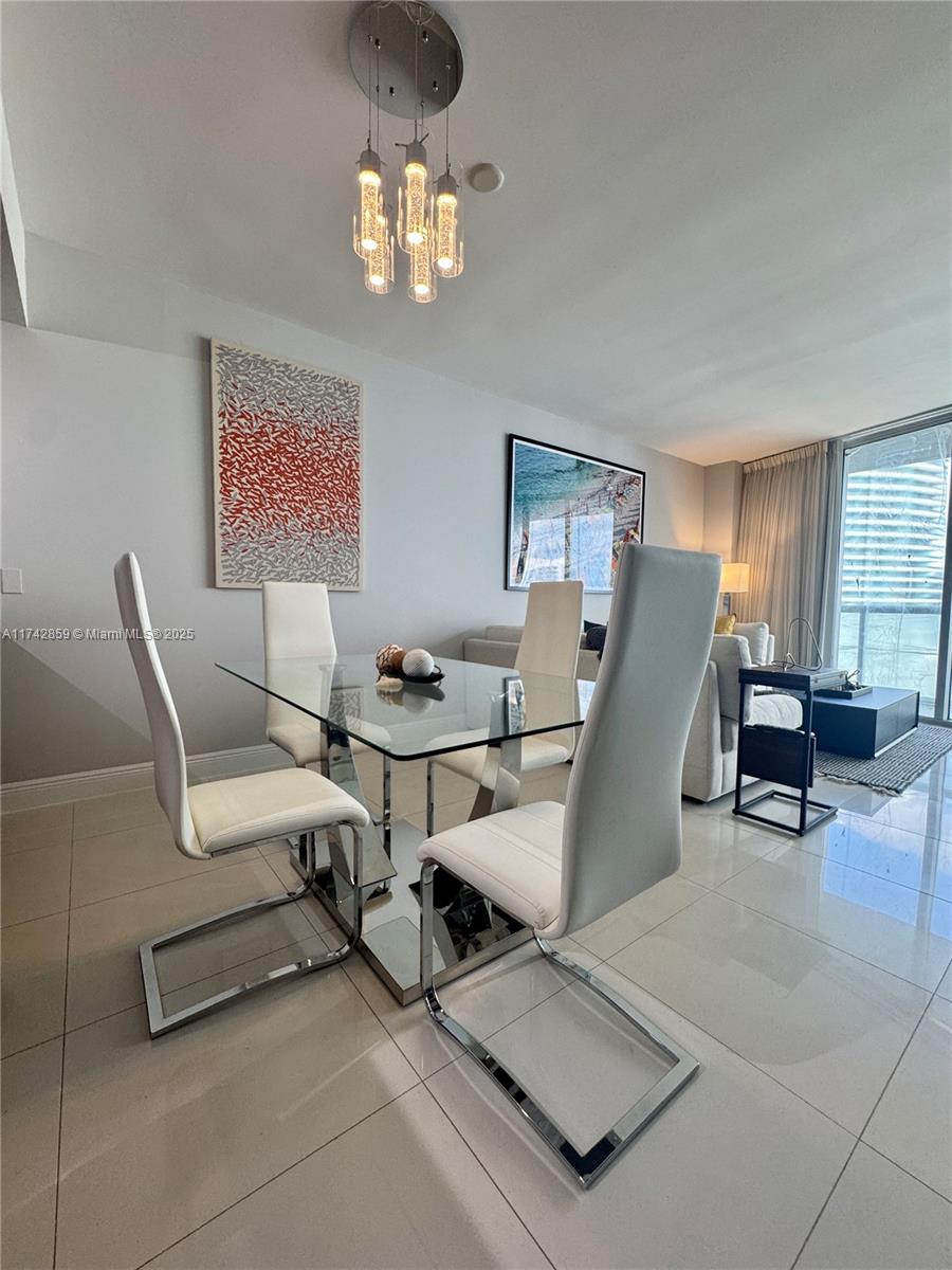 475 Brickell Ave # 3712