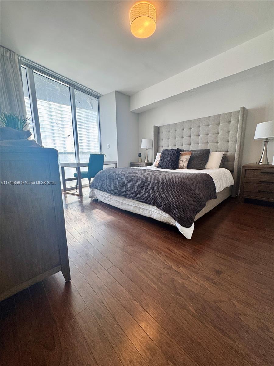 475 Brickell Ave # 3712