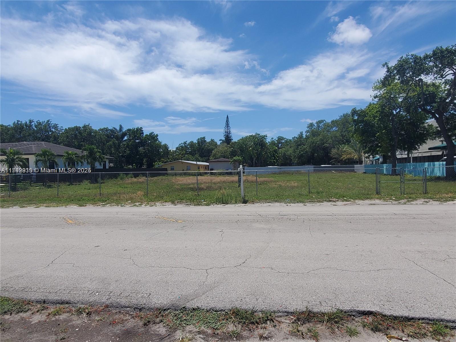 170 NW 165th St