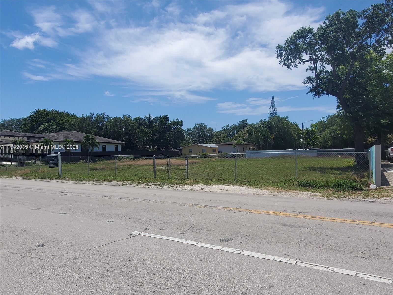 170 NW 165th St
