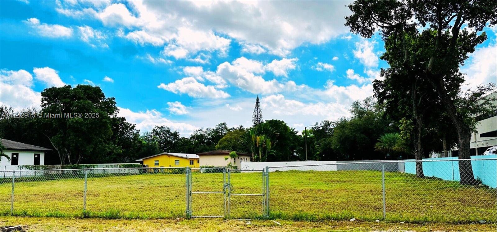 170 NW 165th St