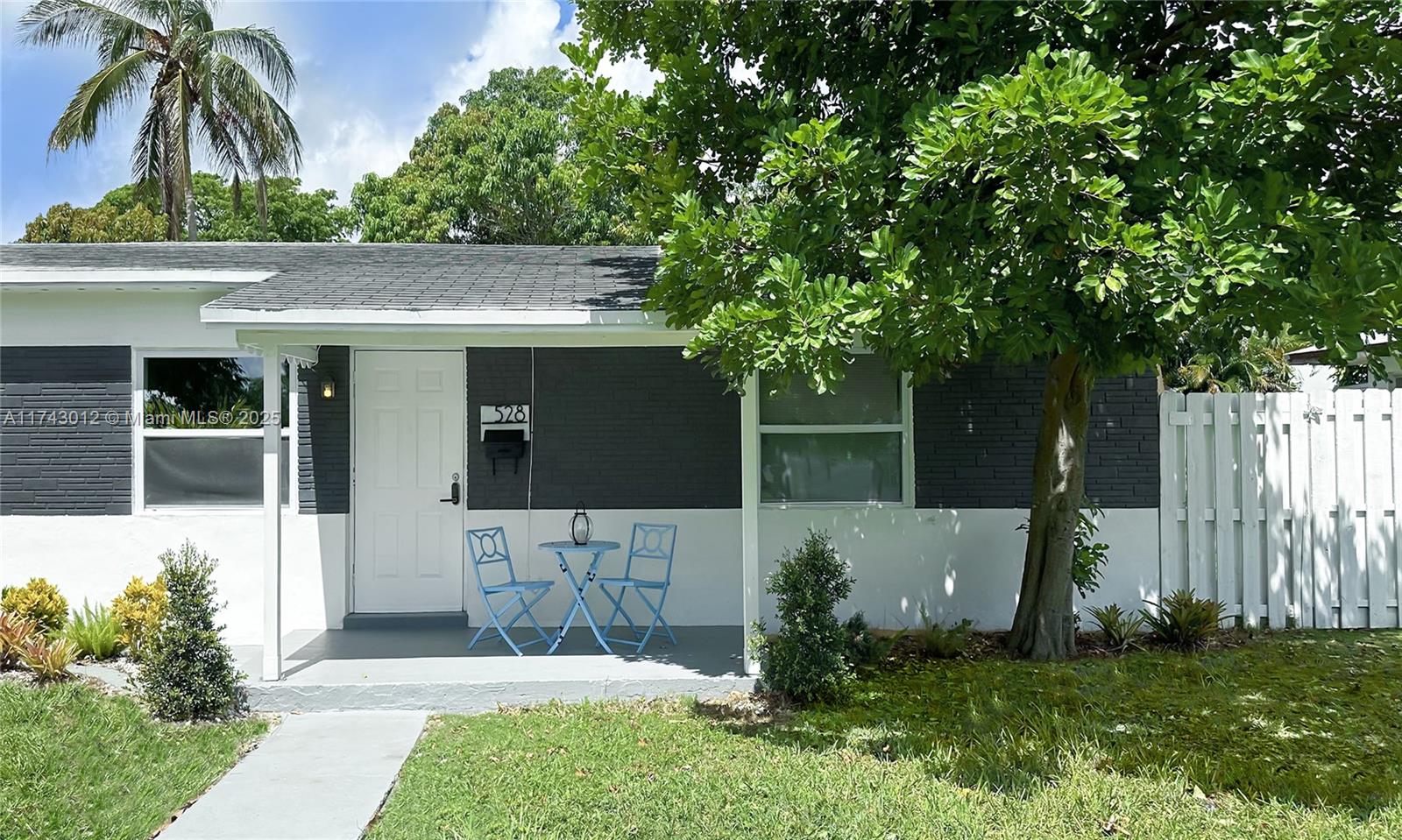 528 SW 4th Ave # A