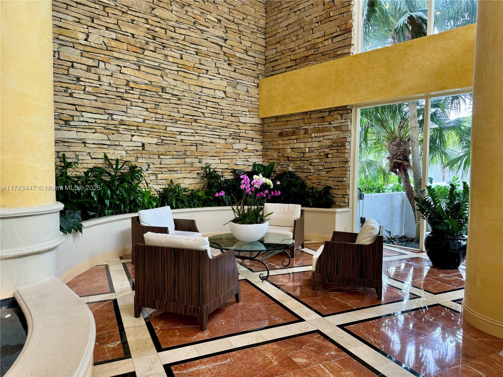 20281 E Country Club Dr # 403