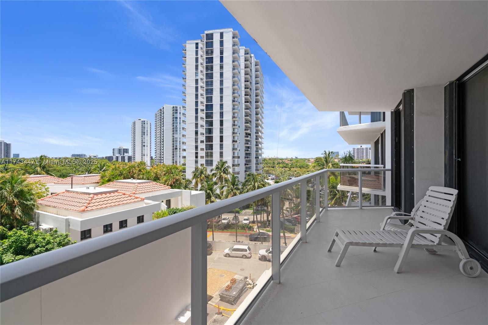 20281 E Country Club Dr # 403