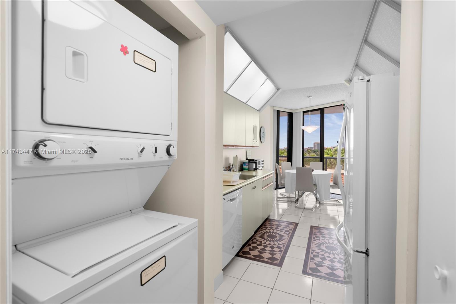 20281 E Country Club Dr # 403