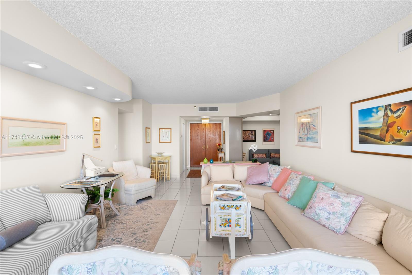 20281 E Country Club Dr # 403