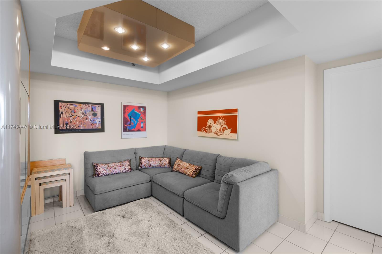 20281 E Country Club Dr # 403