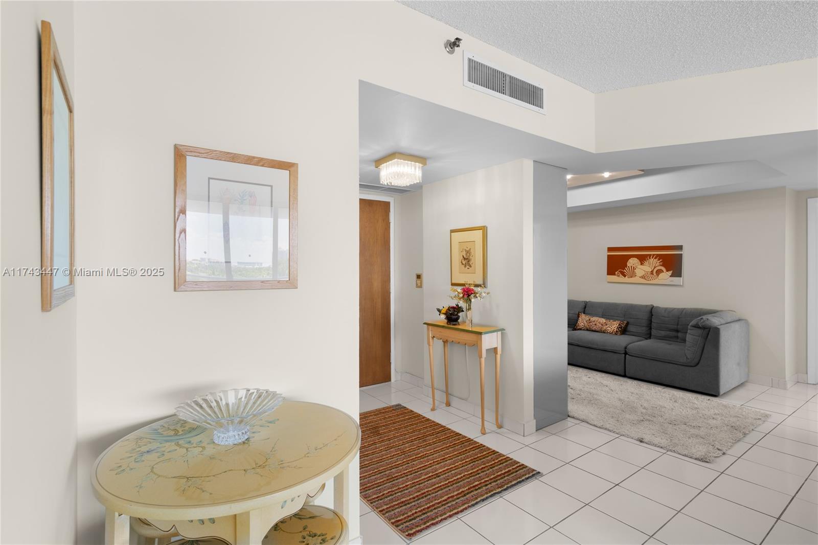 20281 E Country Club Dr # 403