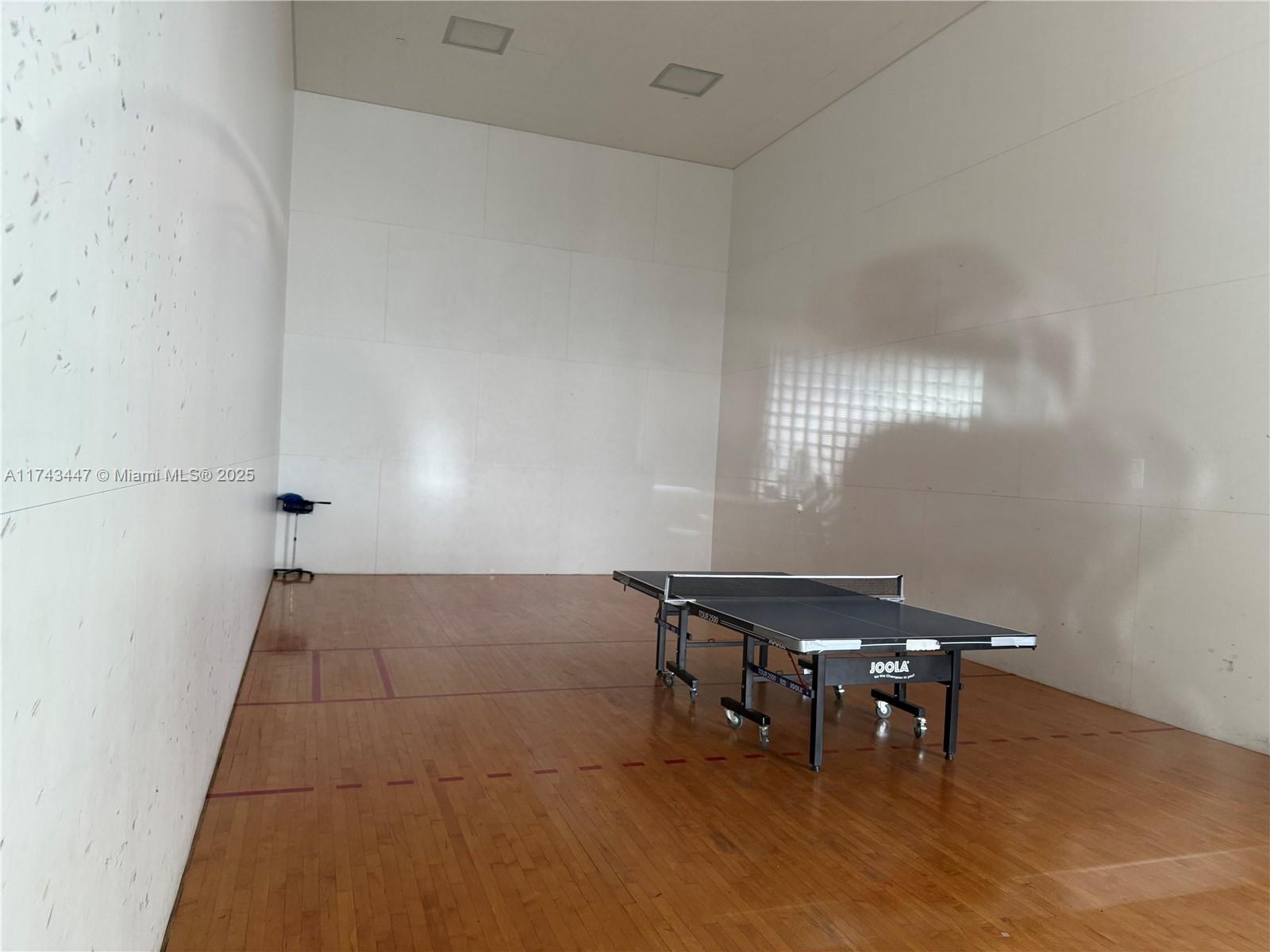 20281 E Country Club Dr # 403