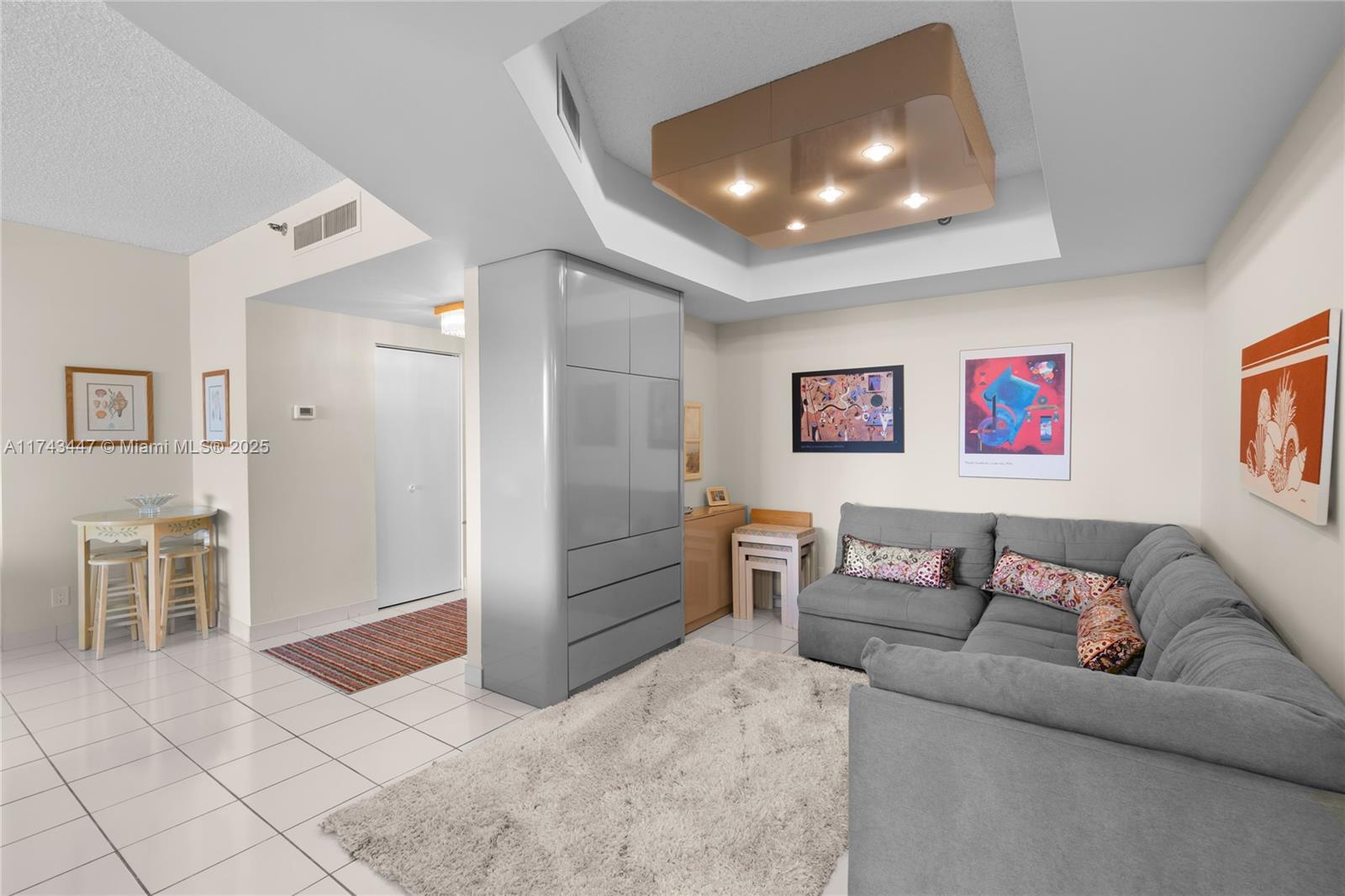 20281 E Country Club Dr # 403