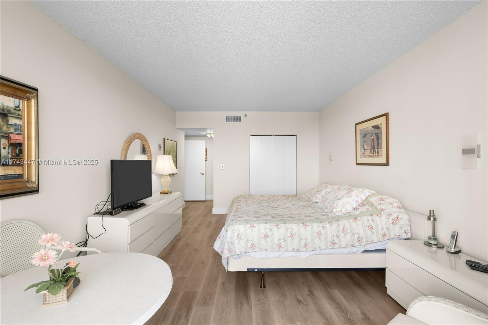 20281 E Country Club Dr # 403