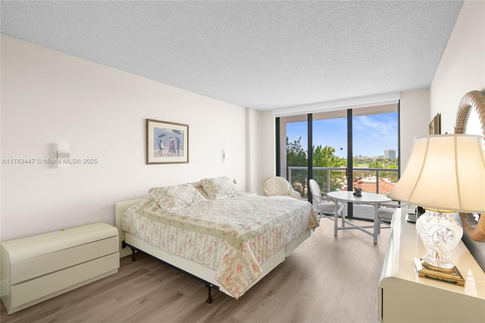 20281 E Country Club Dr # 403