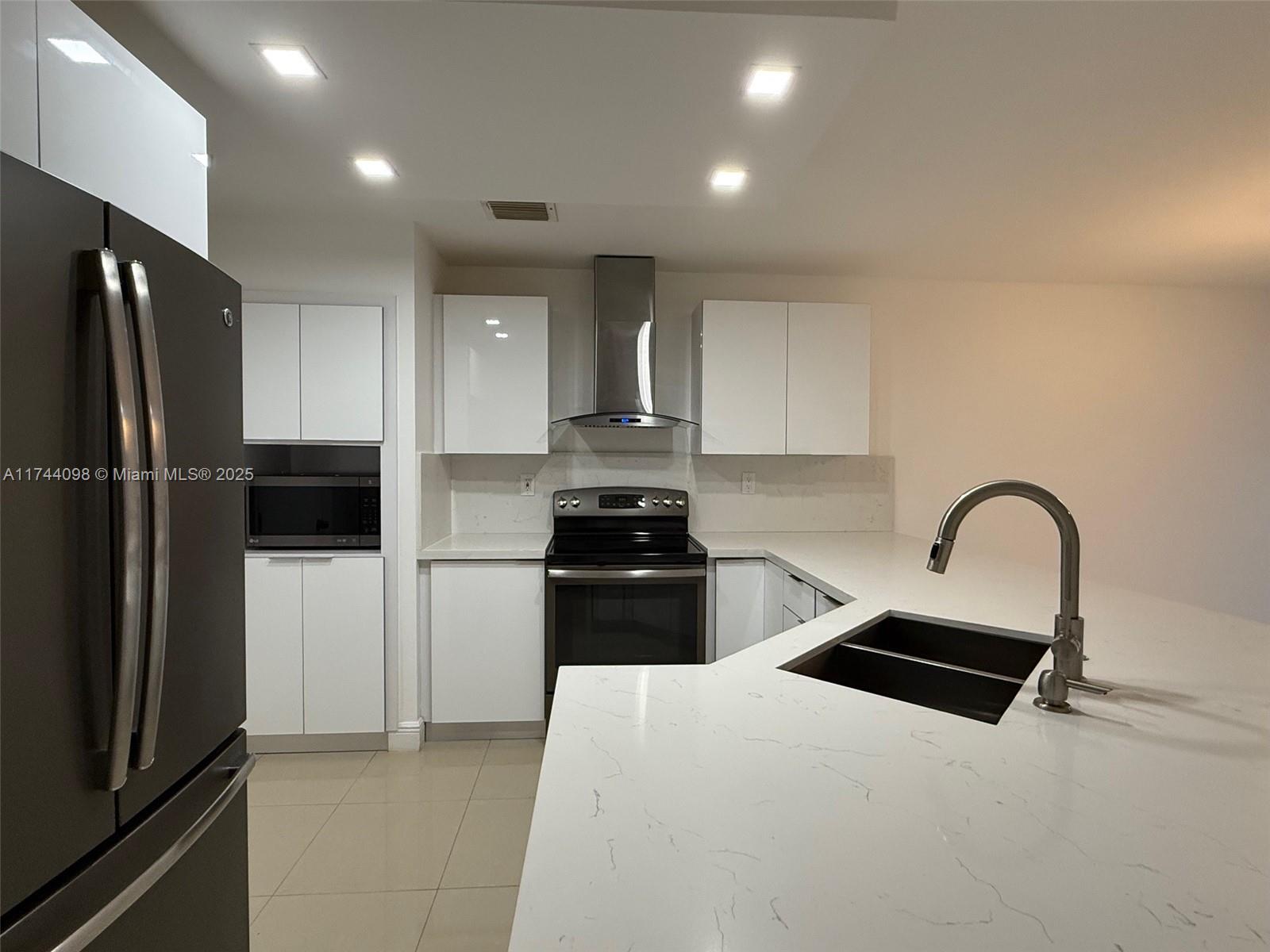 8530 W Southgate Shores Cir # 1