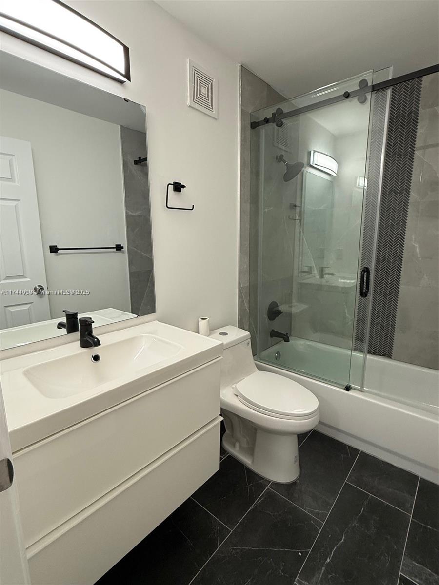 8530 W Southgate Shores Cir # 1