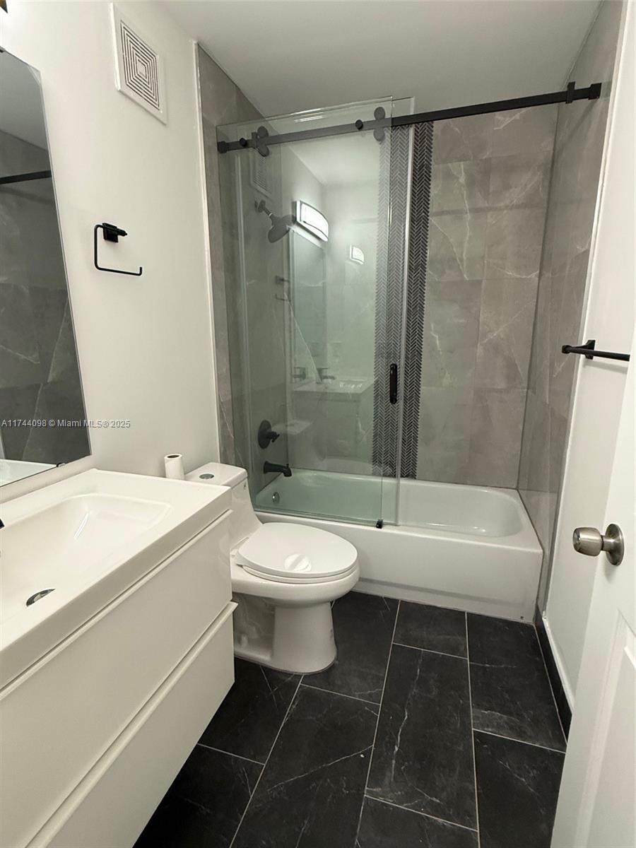 8530 W Southgate Shores Cir # 1