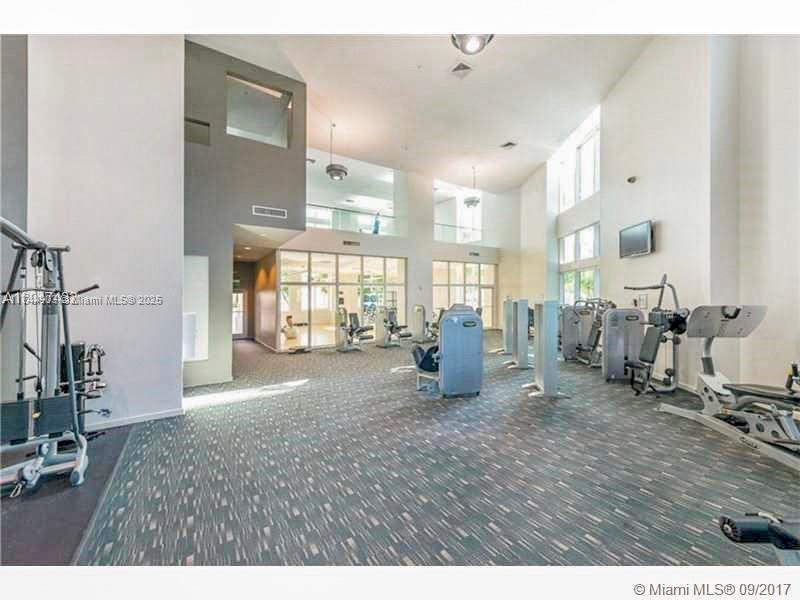 1900 N BAYSHORE DR #212