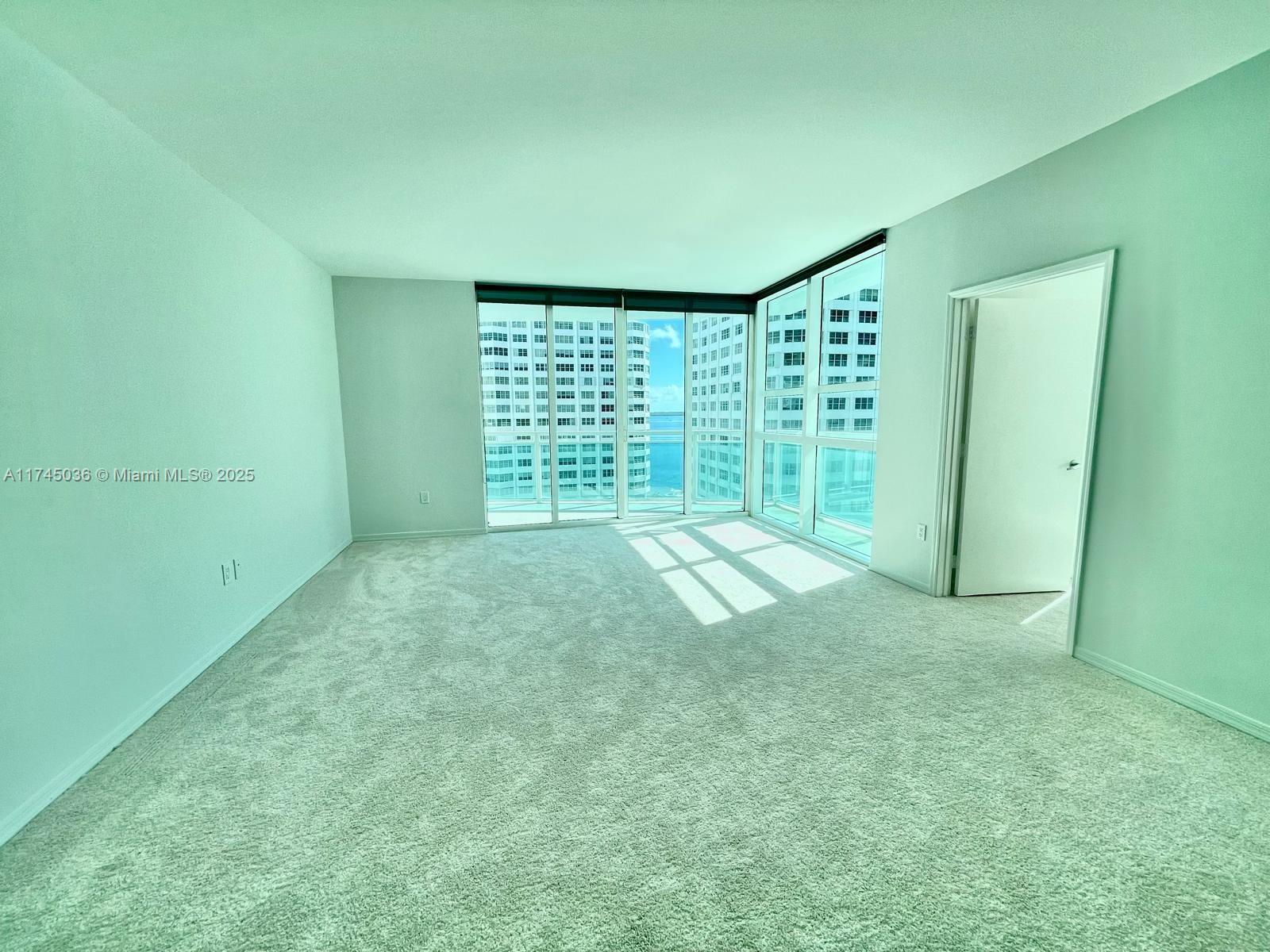 950 Brickell Bay Dr # 1111