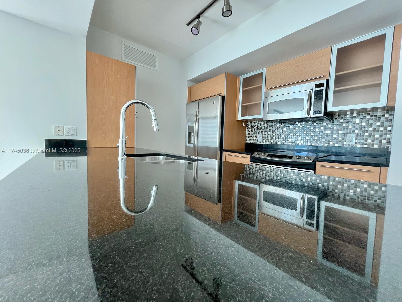 950 Brickell Bay Dr # 1111