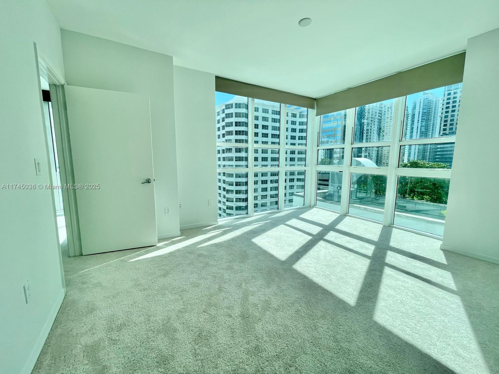 950 Brickell Bay Dr # 1111
