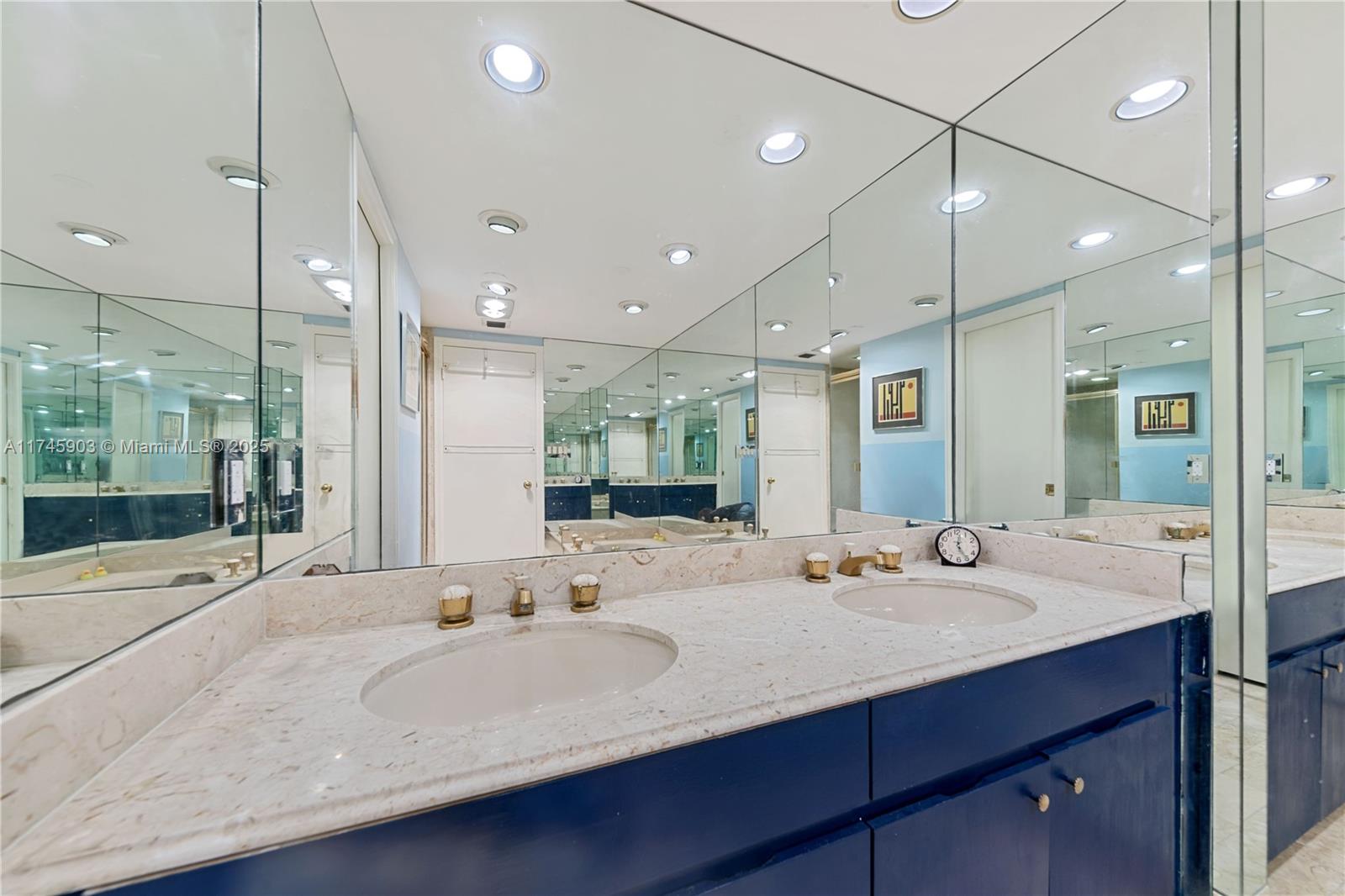 11113 Biscayne Blvd # 1653