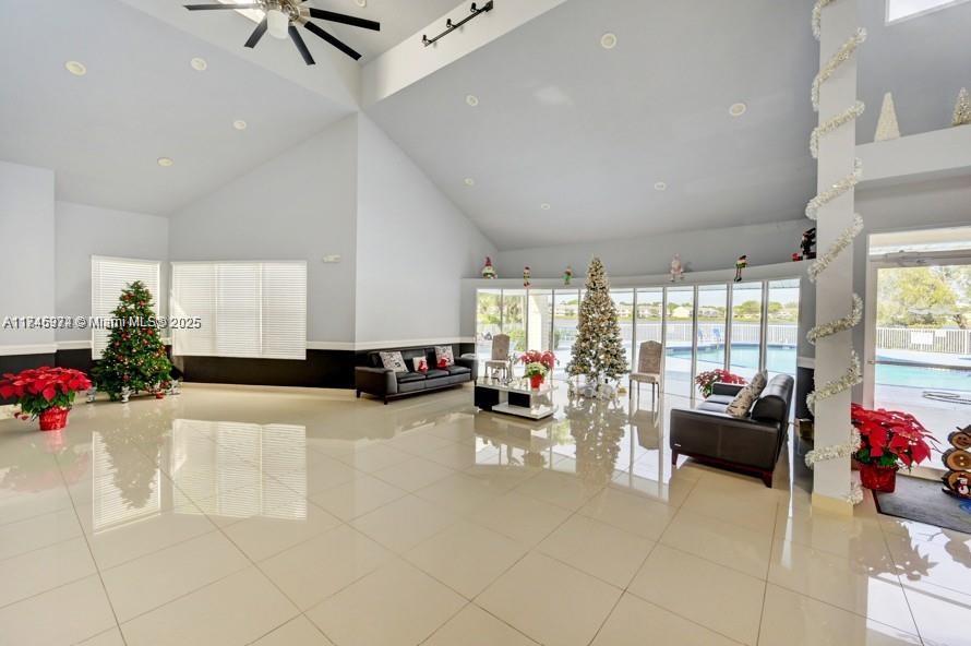 3425 NW 44th St # 106