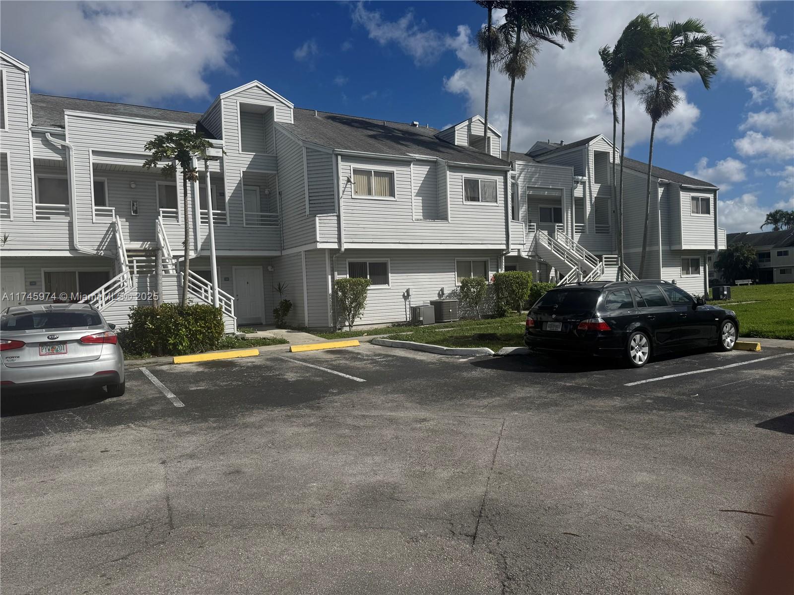 3425 NW 44th St # 106