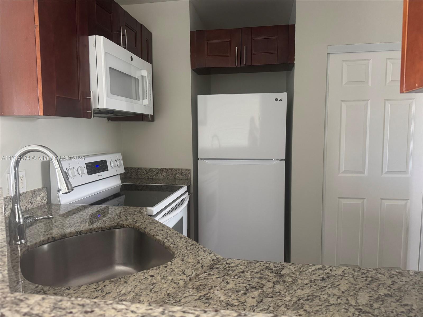 3425 NW 44th St # 106