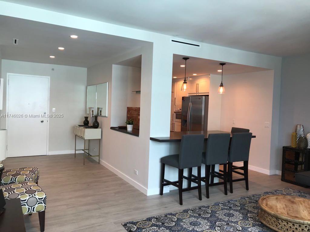 5055 Collins Ave # 14A