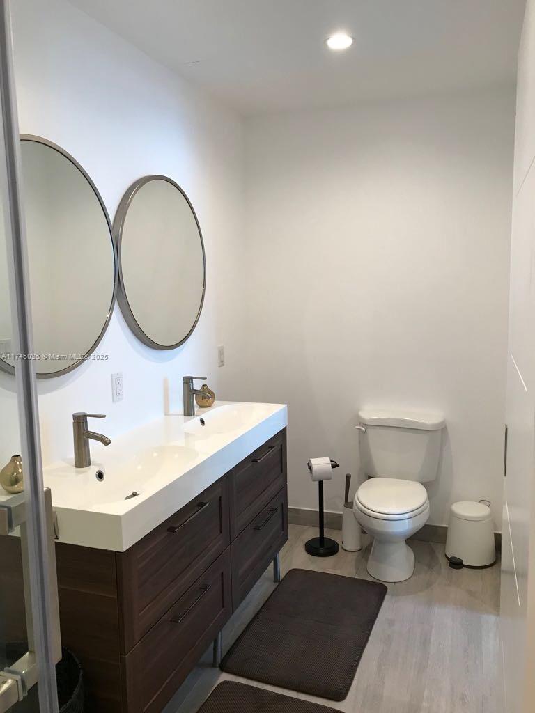 5055 Collins Ave # 14A