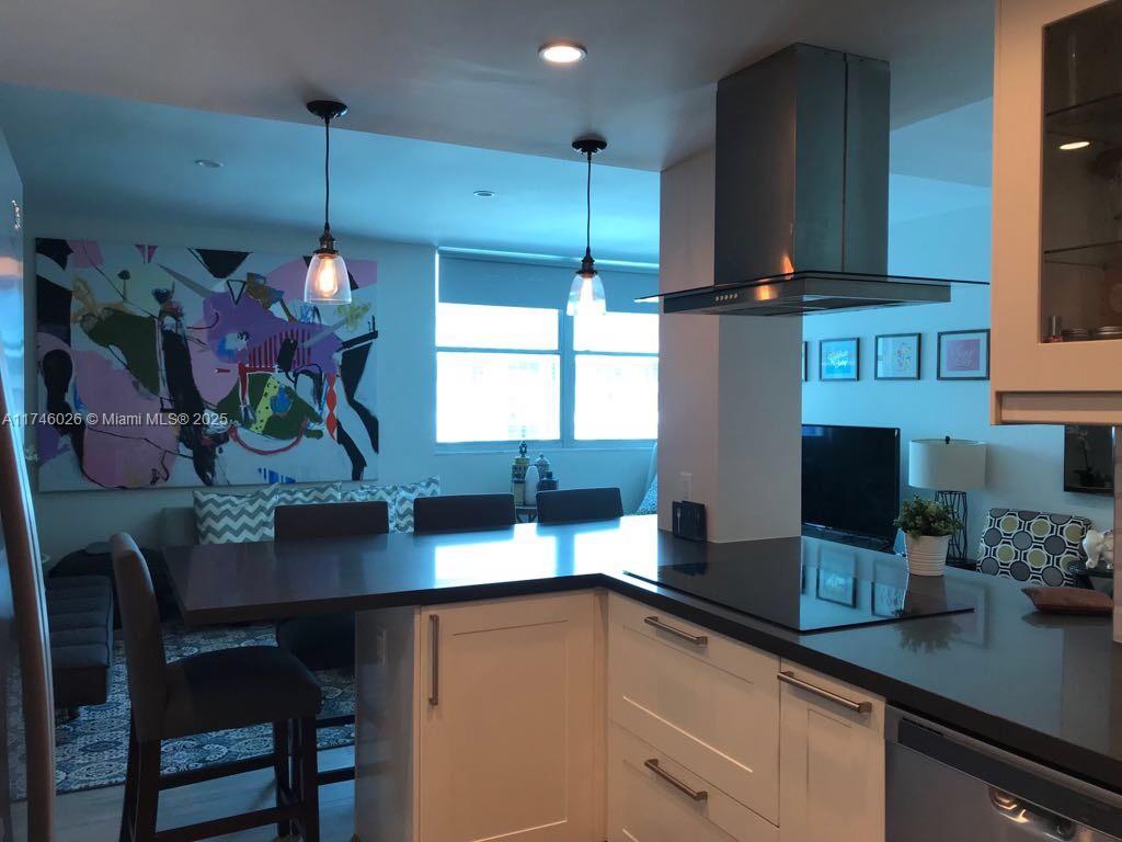 5055 Collins Ave # 14A
