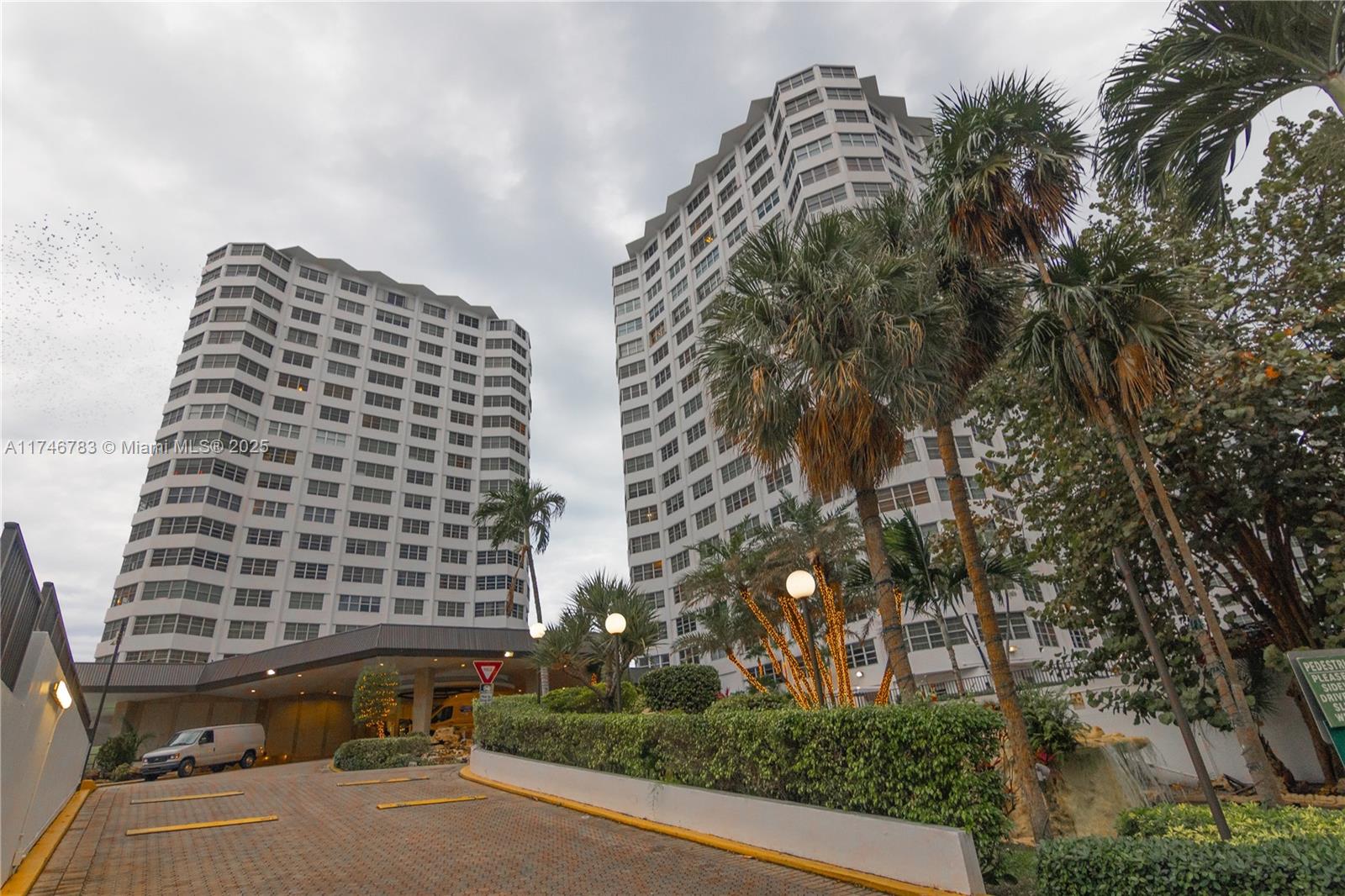 801 Brickell Bay Dr # 1069
