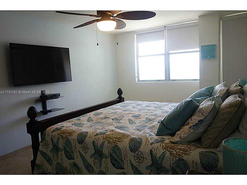 5701 Collins Ave Unit: PH12