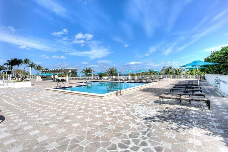 5701 Collins Ave Unit: PH12