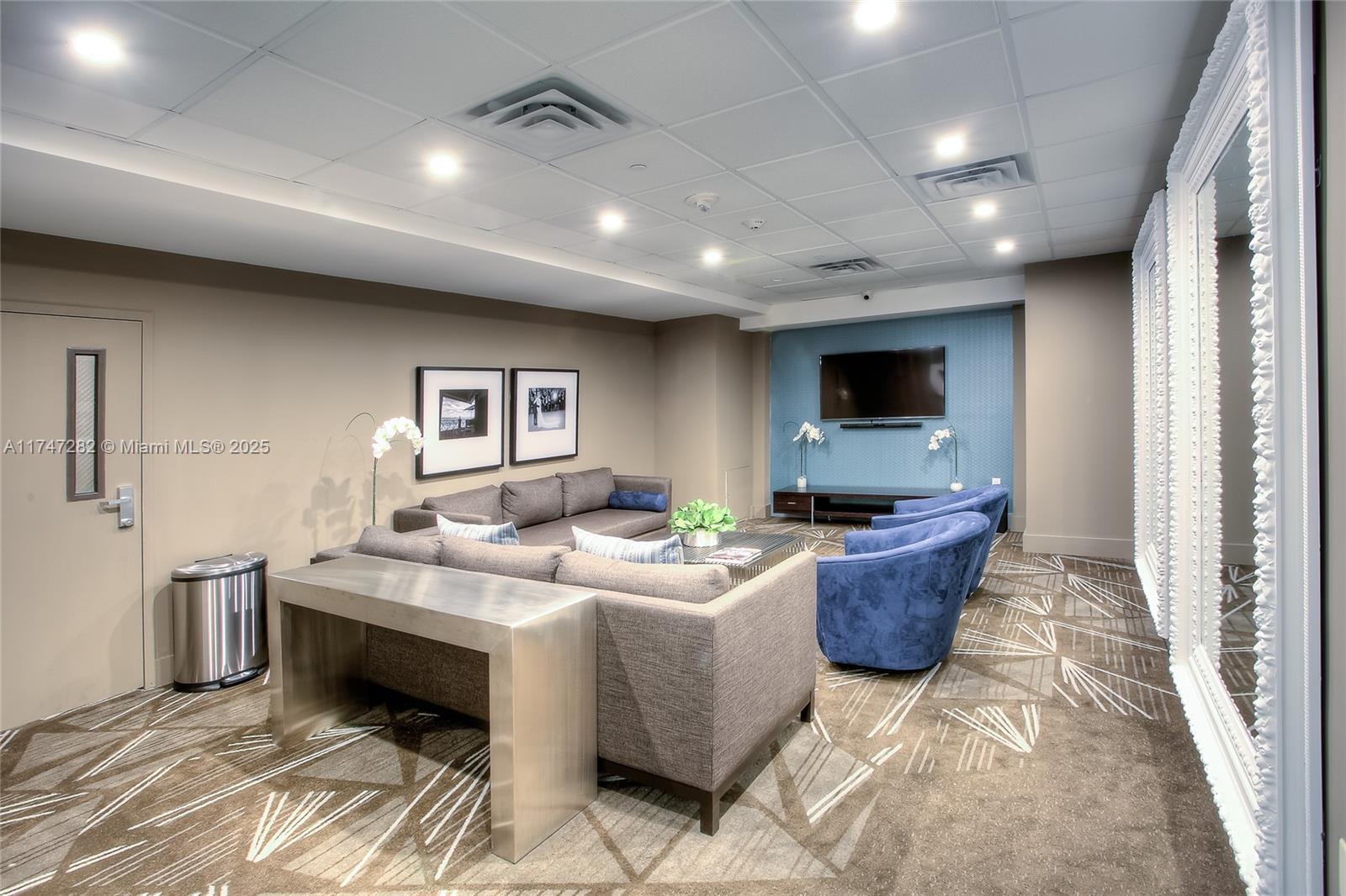5701 Collins Ave Unit: PH12
