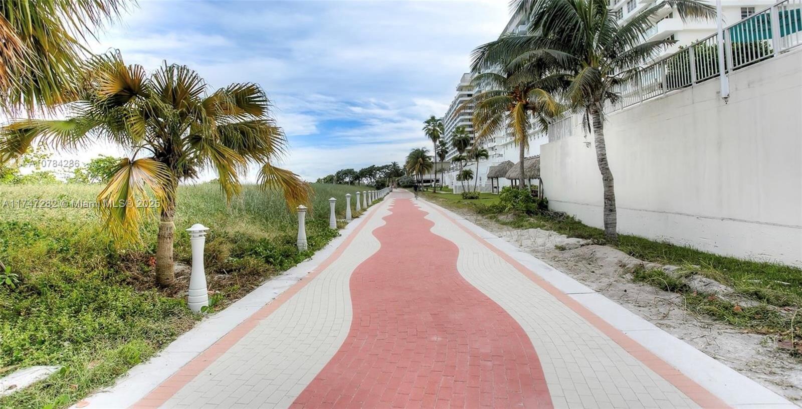 5701 Collins Ave Unit: PH12