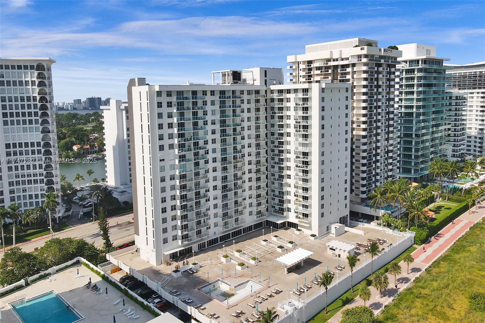 5701 Collins Ave Unit: PH12