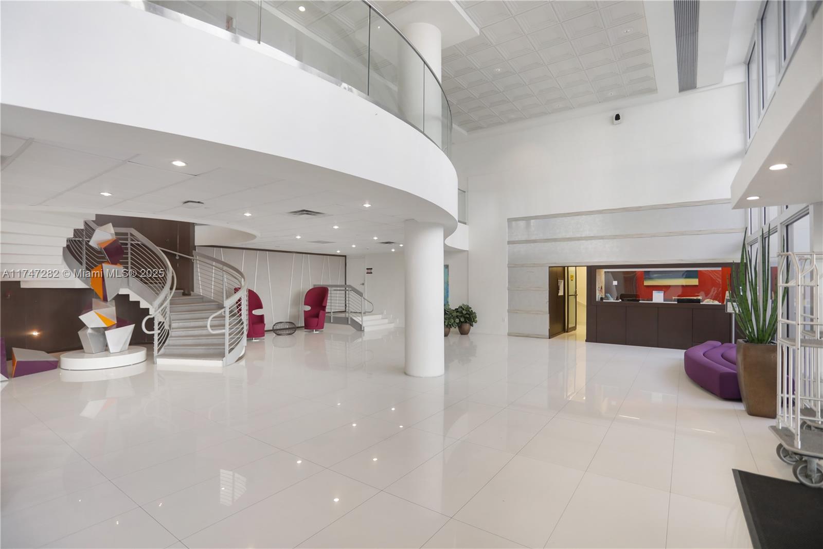 5701 Collins Ave Unit: PH12