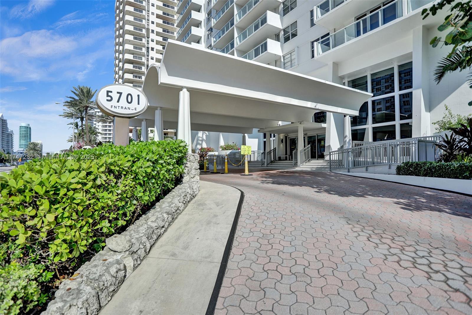 5701 Collins Ave Unit: PH12