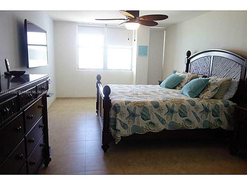 5701 Collins Ave Unit: PH12