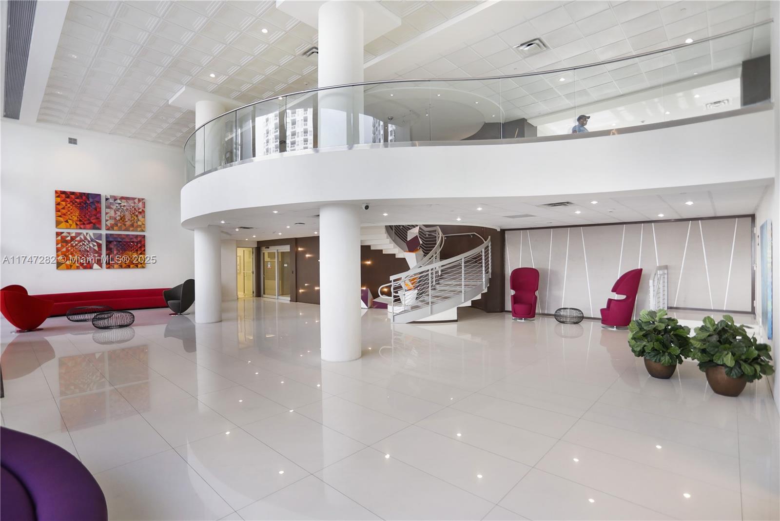 5701 Collins Ave Unit: PH12